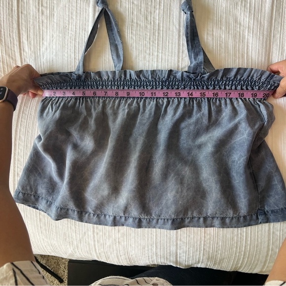 2/$30 Anthropologie Cloth and Stone Blue Smocked Sleeveless Crop Top - Picture 10 of 13